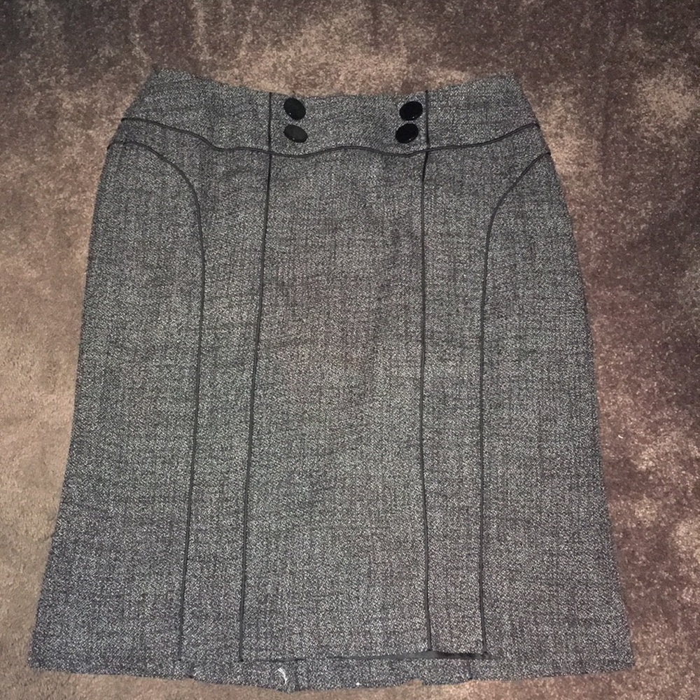 EUC Ann Taylor pencil skirt. 2P